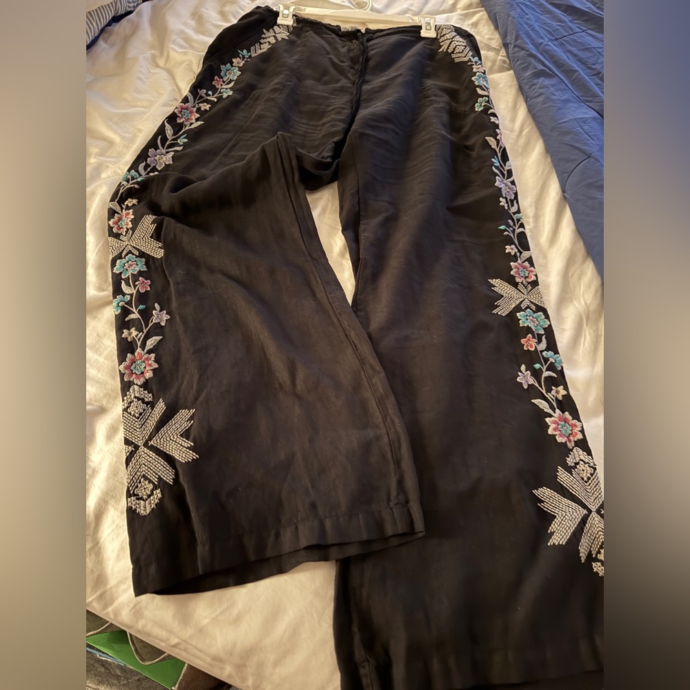 Chic Johnny was Black Floral Embroidered Wide Leg Pants L